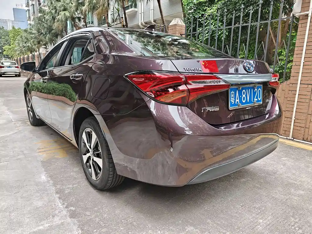 Levin Dual Engine 1.8 H V E-CVT Luxury