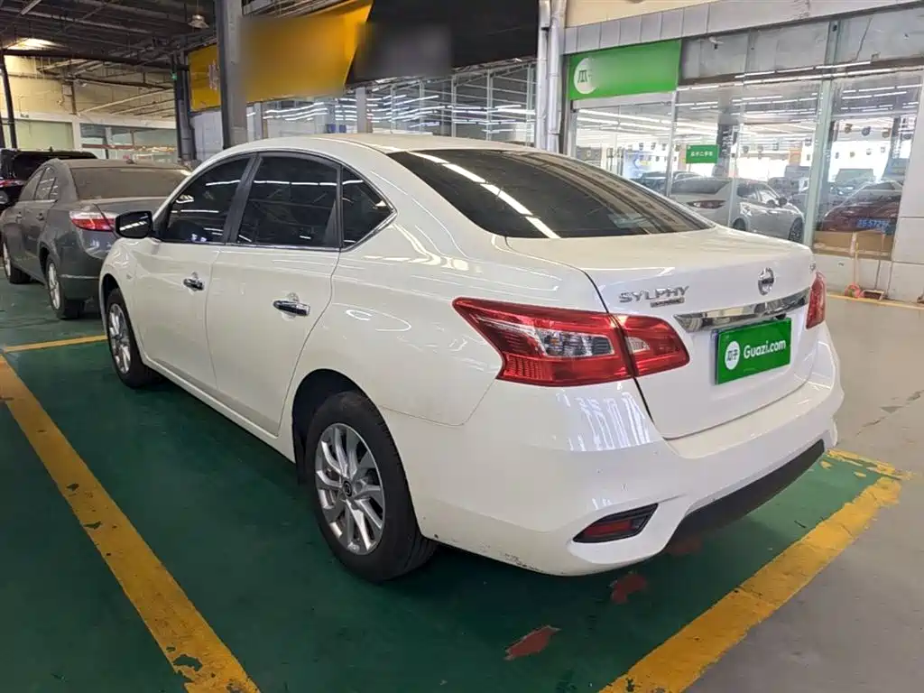 Sylphy Facelift III Classic 1.6 XE CVT Comfort