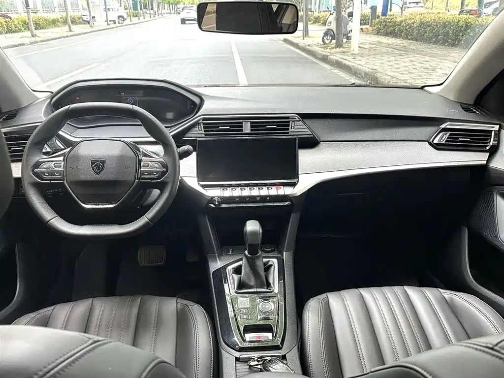 Peugeot 408 1.6 T Progressive