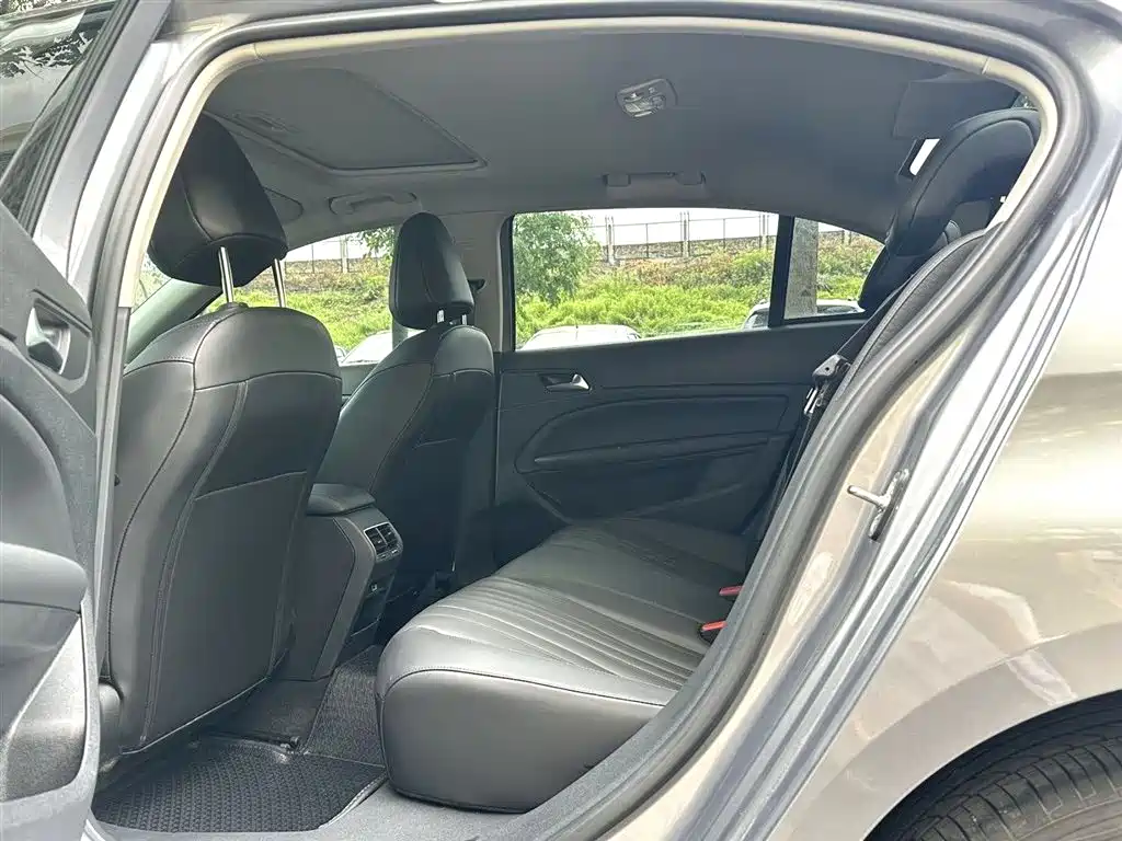 Peugeot 408 1.6 T Progressive