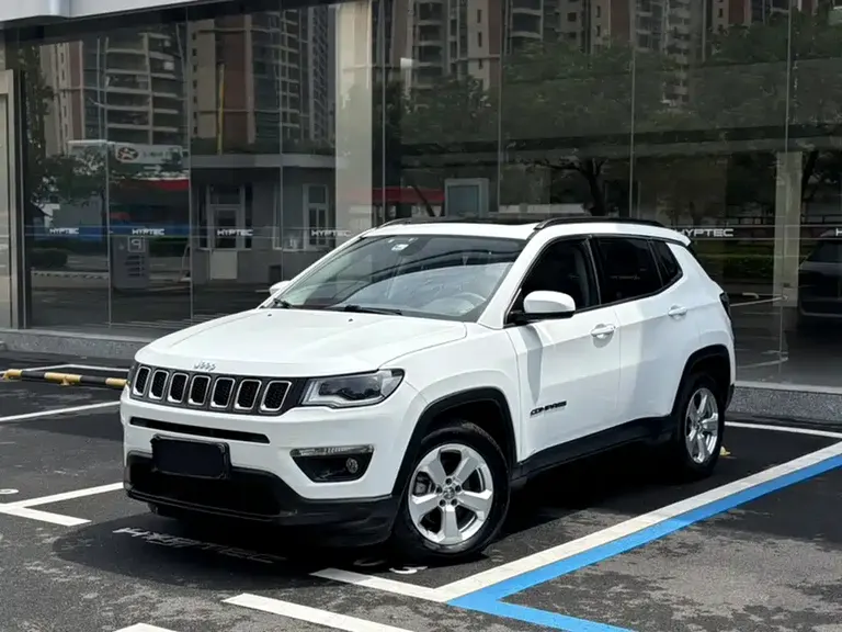 Jeep Compass 220 T Auto Leading