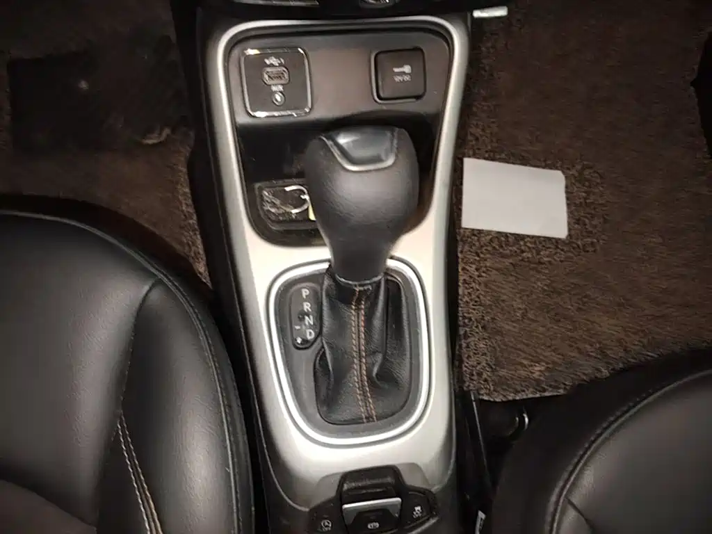 Compass 220 T Auto Leading