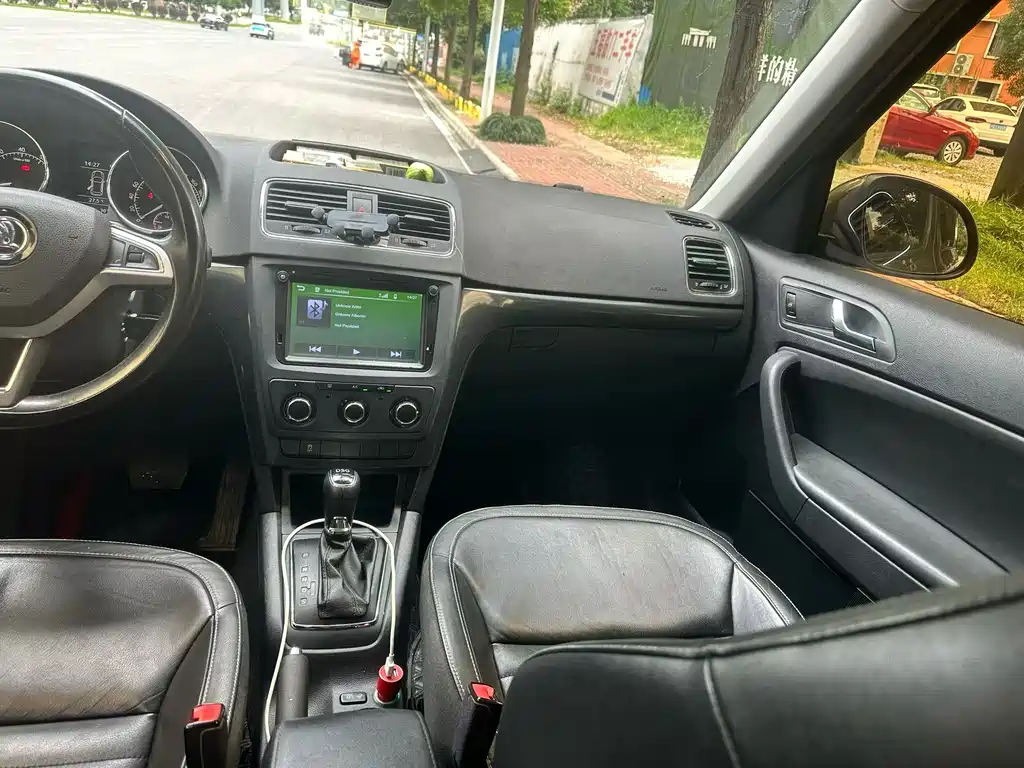 Yeti TSI280 DSG Car Share Brothers