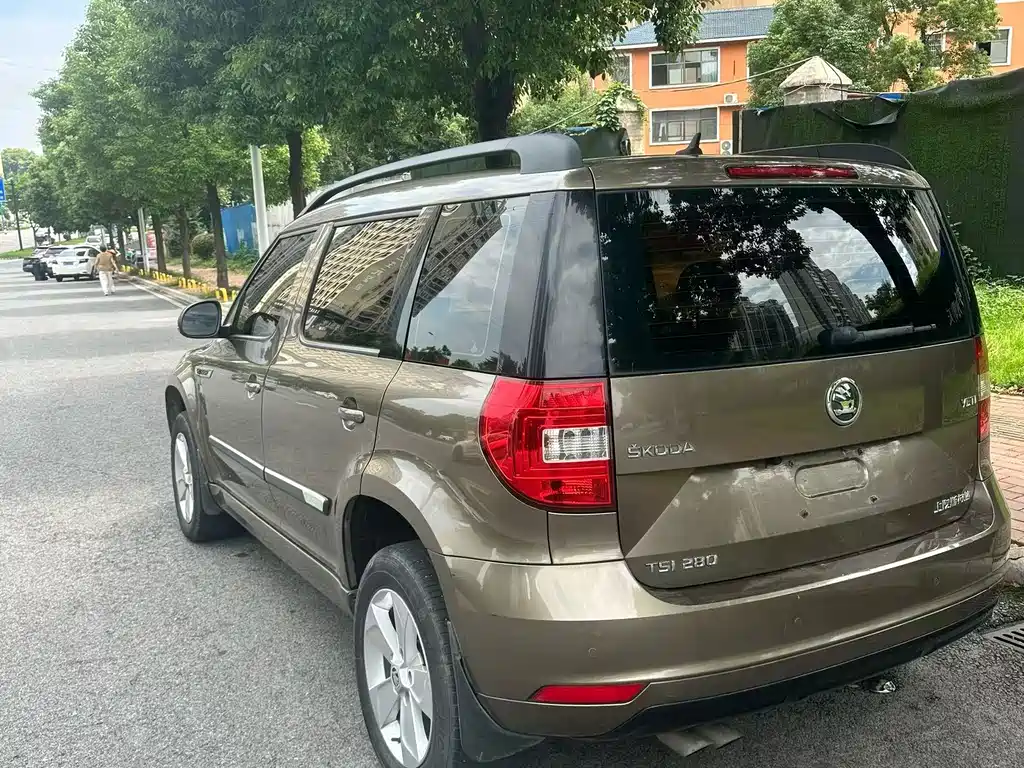 Yeti TSI280 DSG Car Share Brothers
