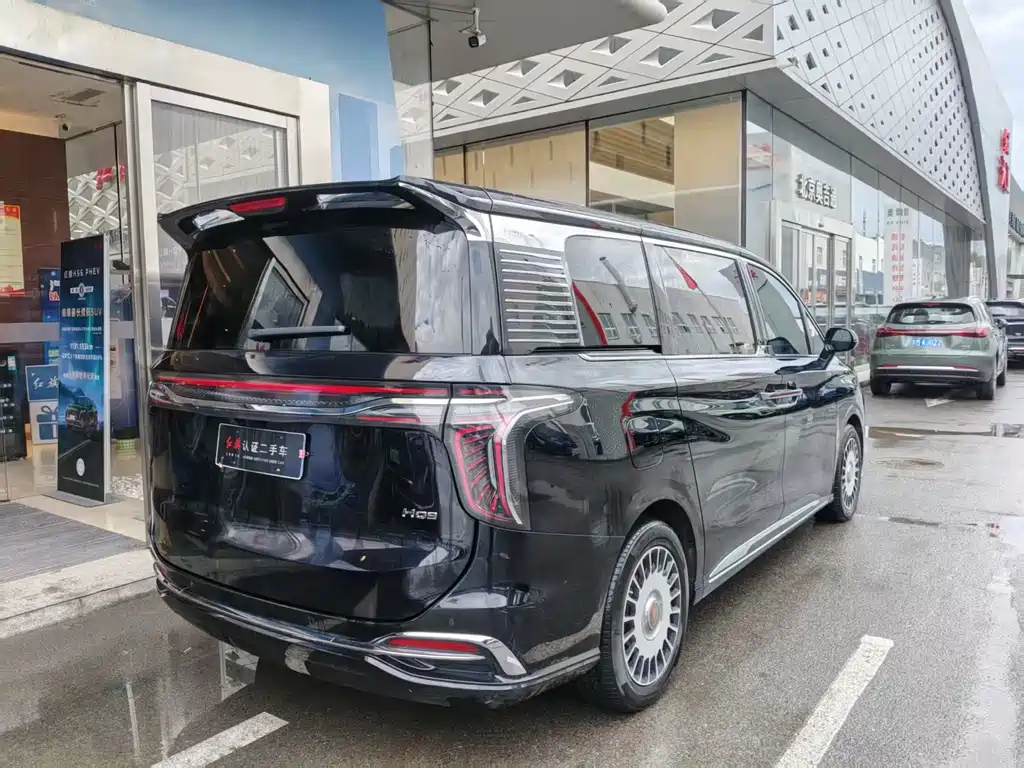 Hongqi HQ9 2.0 T Connected Flagship