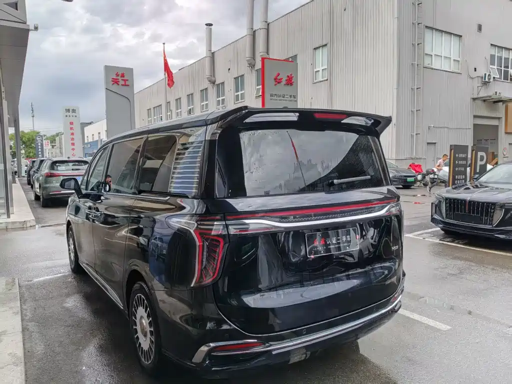 Hongqi HQ9 2.0 T Connected Flagship