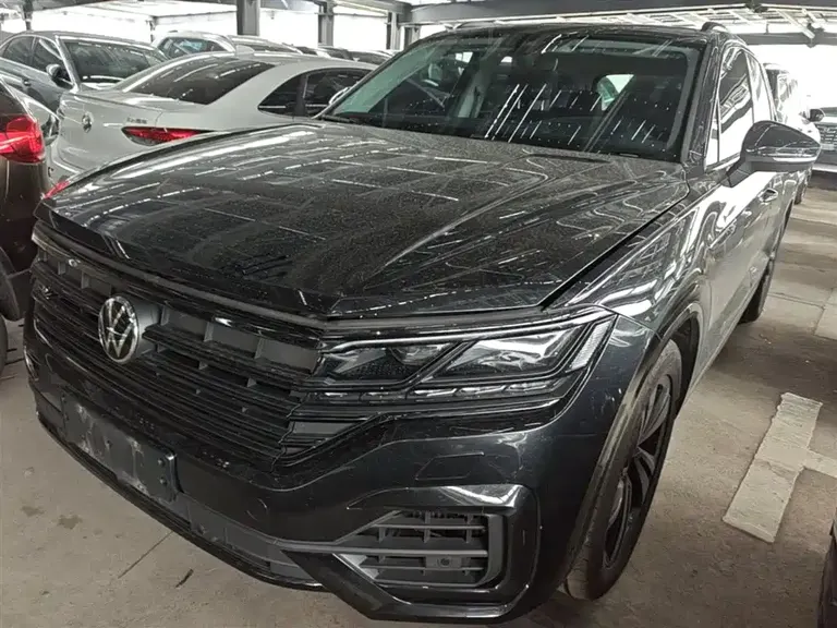 Volkswagen Touareg 3.0 TSI Sharp Enjoyment Black Shine Sport Package