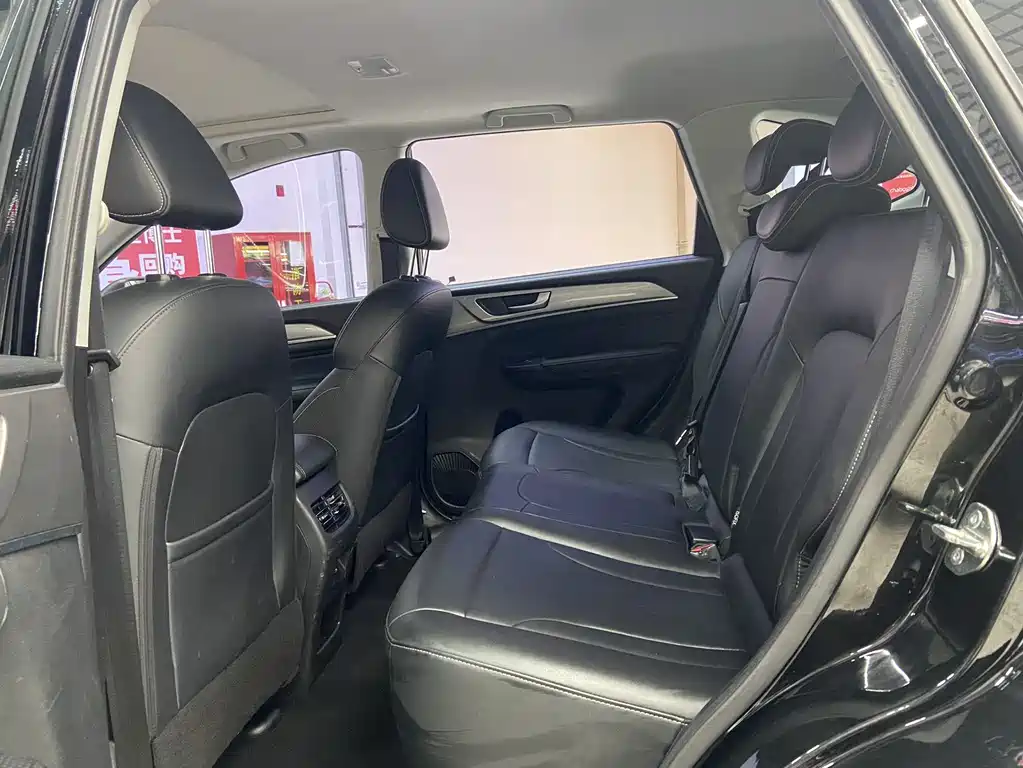 Haval M6 PLUS 1.5 T DCT Luxury Connected