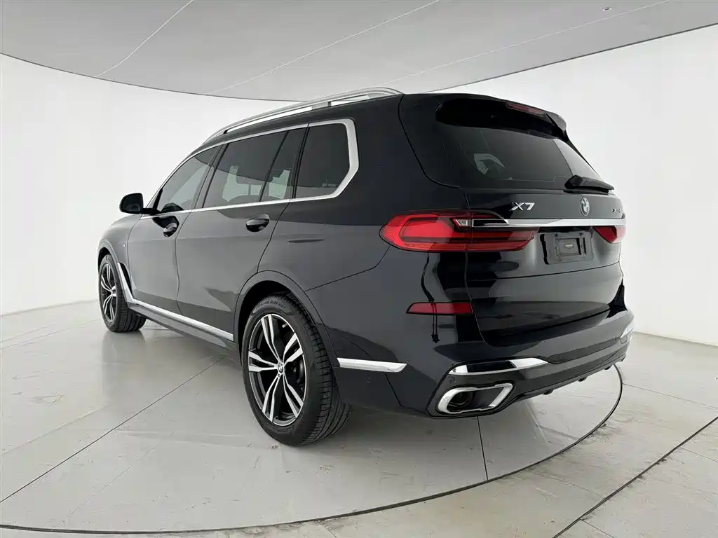 BMW X7 xDrive40 i Premium Luxury Package