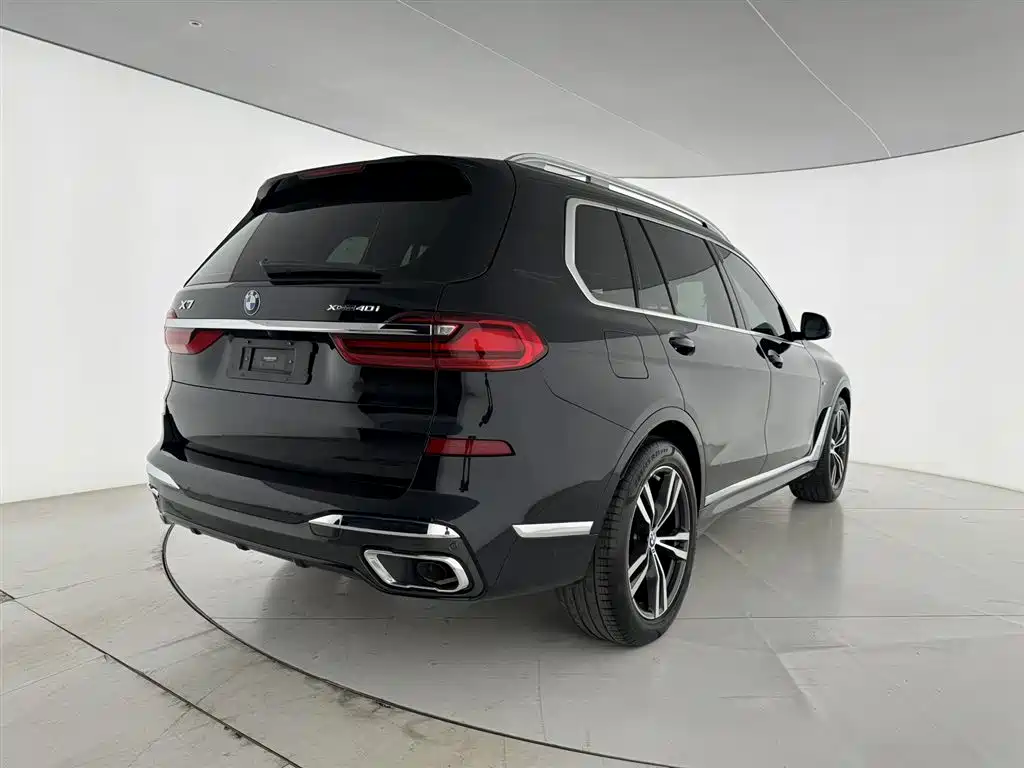 BMW X7 xDrive40 i Premium Luxury Package