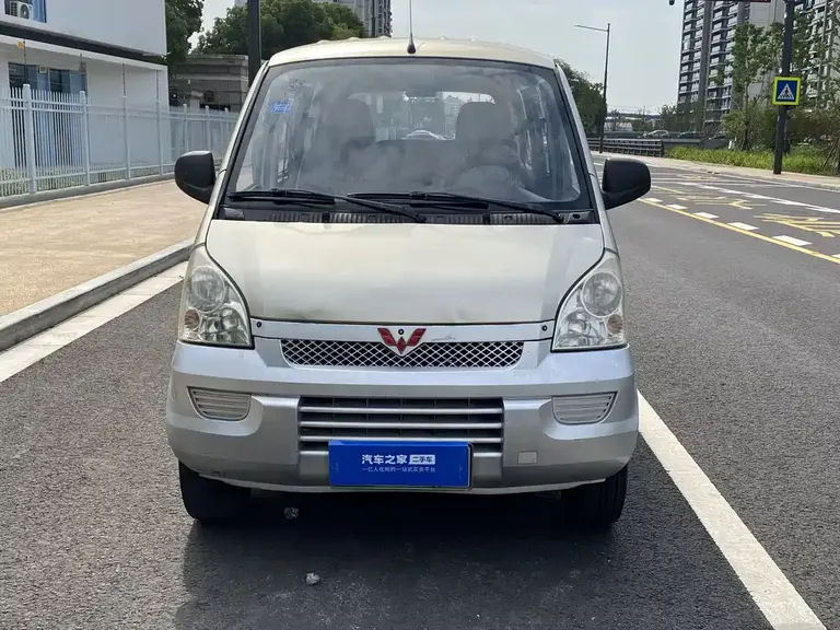 Wuling Rongguang 五菱荣光 2015款 1.2 L S 标准型CNG