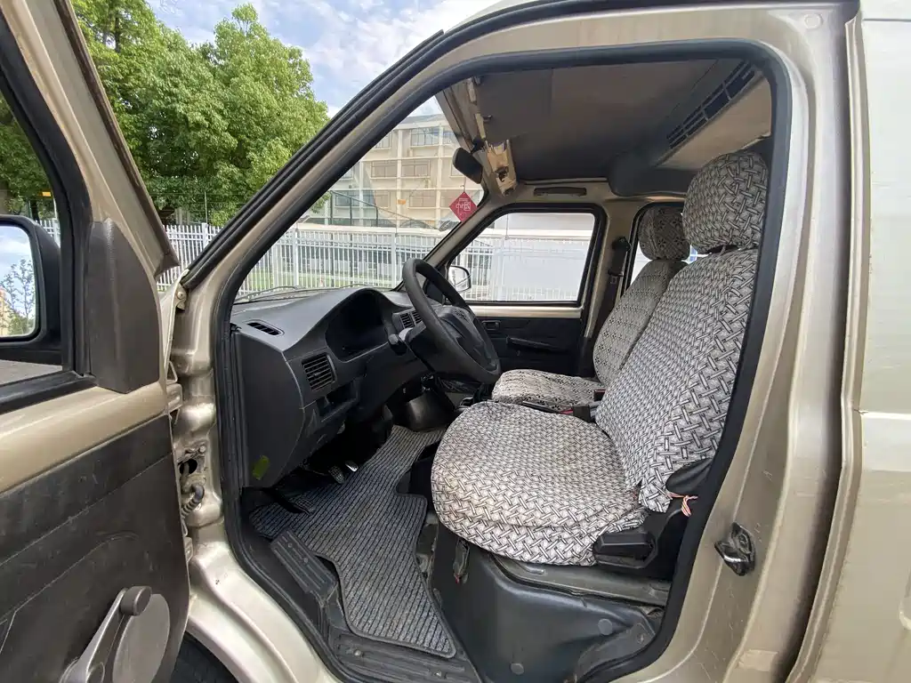 Wuling Rongguang 五菱荣光 2015款 1.2 L S 标准型CNG