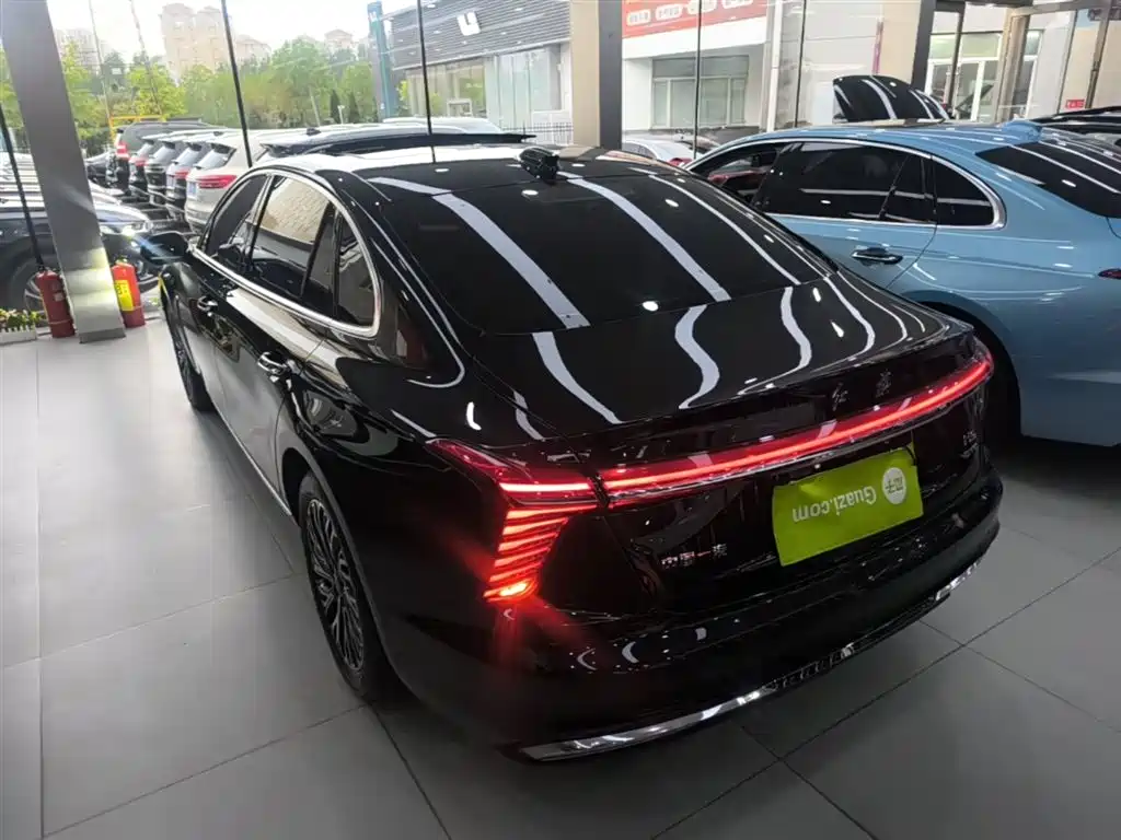 Hongqi H5 2.0 T Auto Connected Flagship