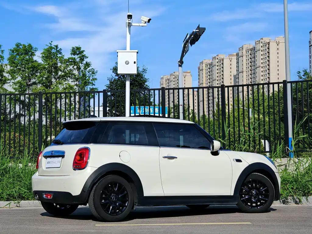 MINI 1.5 T ONE PLUS