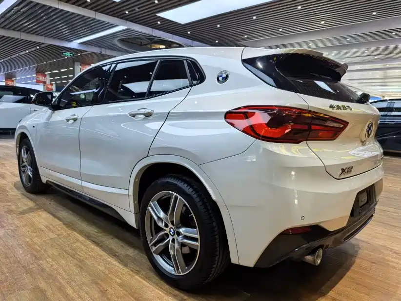 BMW X2 sDrive25 i Leading M Sport Package
