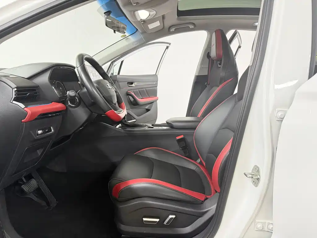 Emgrand S 1.4 T CVT Distinguished