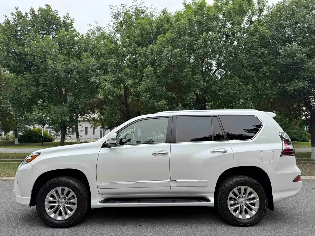 Lexus GX 400 Distinguished