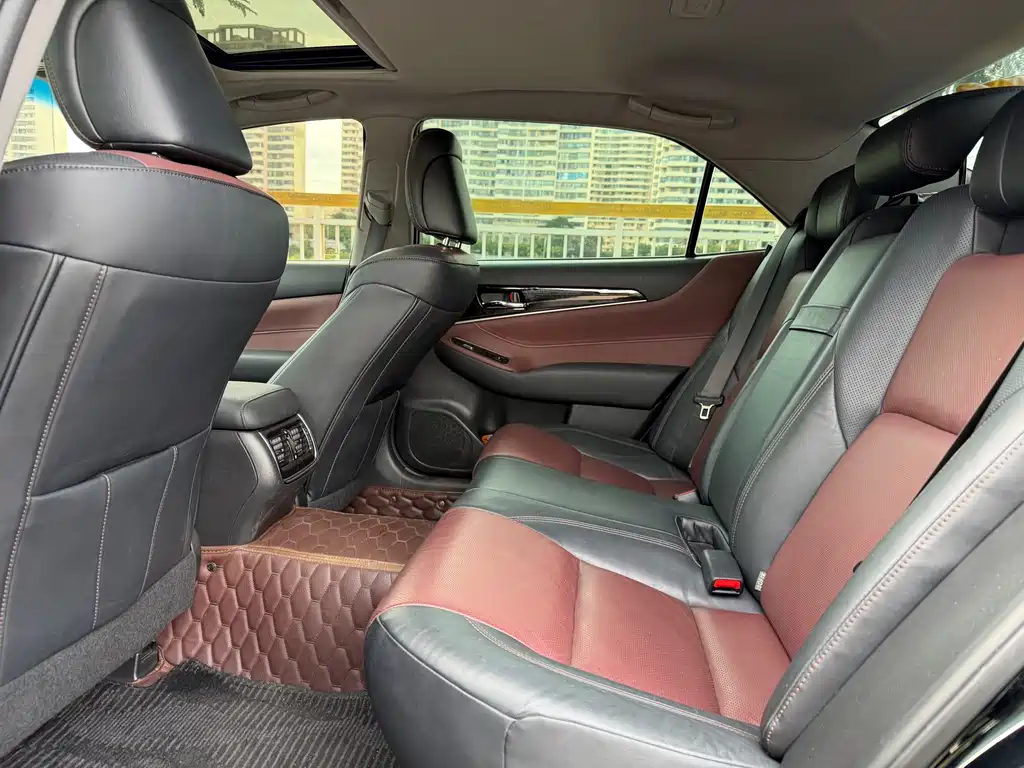 Crown 2.0 T Sport