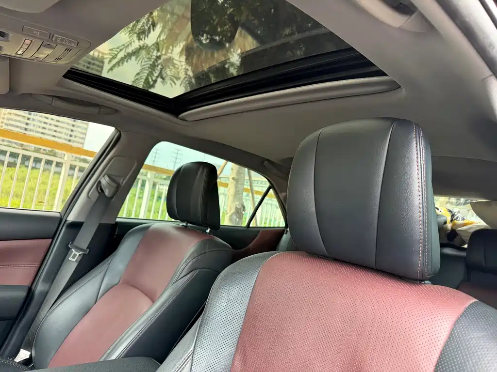 Crown 2.0 T Sport