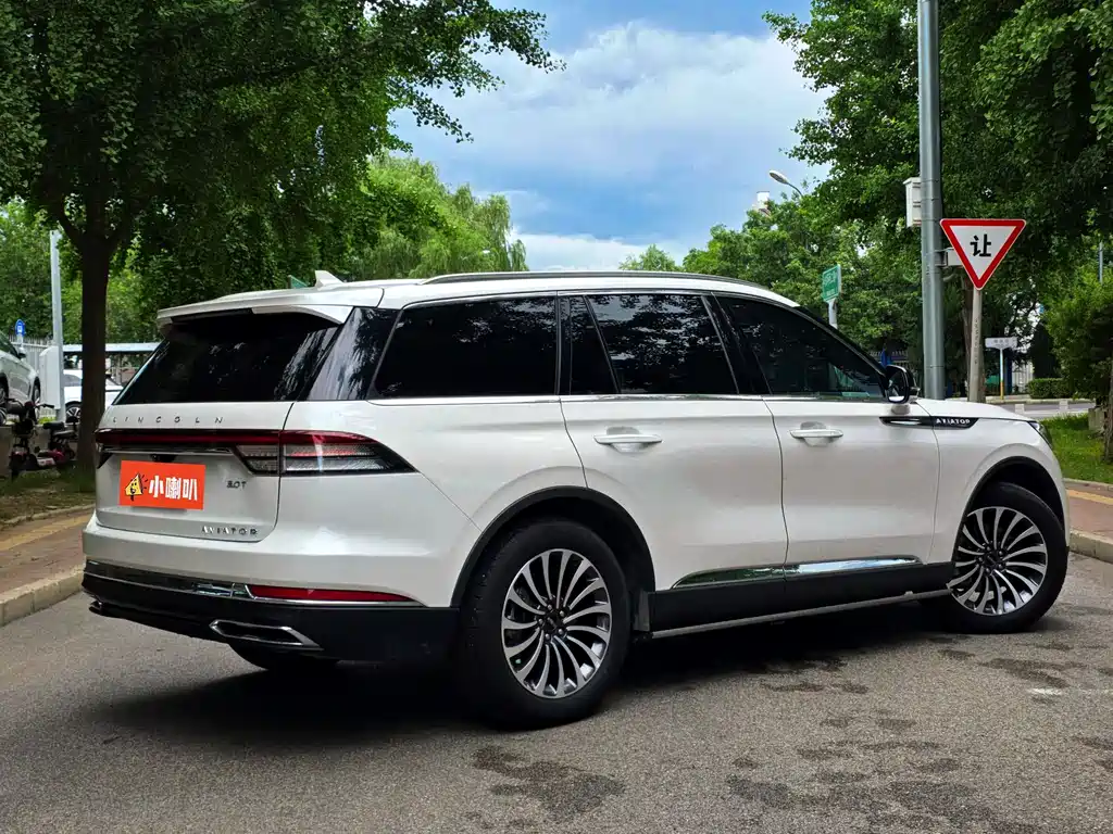 Aviator 飞行家 2023款 3.0 T V6 四驱尊雅巡航版 七座