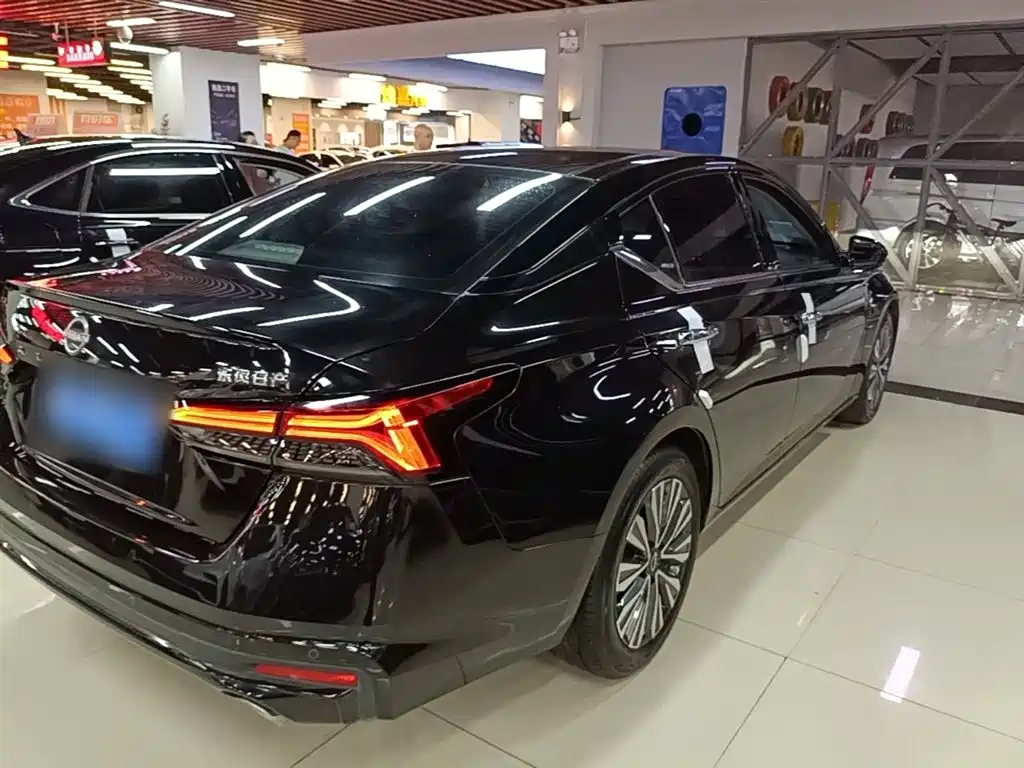 Teana 2.0 L XL-TLS Joy
