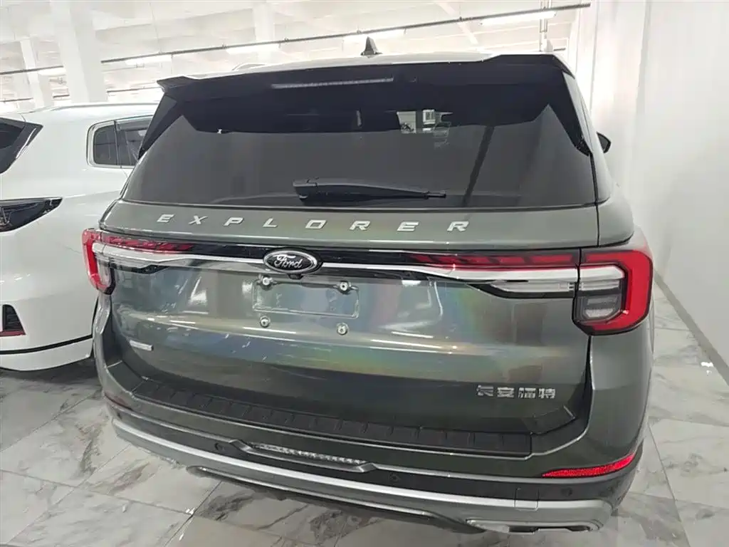 Explorer 探险者 2023款 EcoBoost 285 后驱风尚版 7座