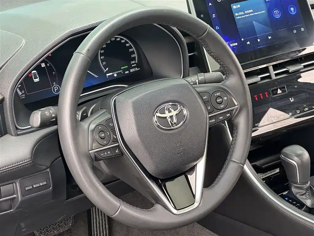 Avalon 2.5 L Touring Distinguished