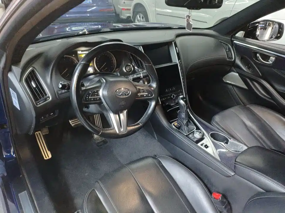 Infiniti Q60 英菲尼迪Q60 2017款 S 2.0 T 豪华运动版