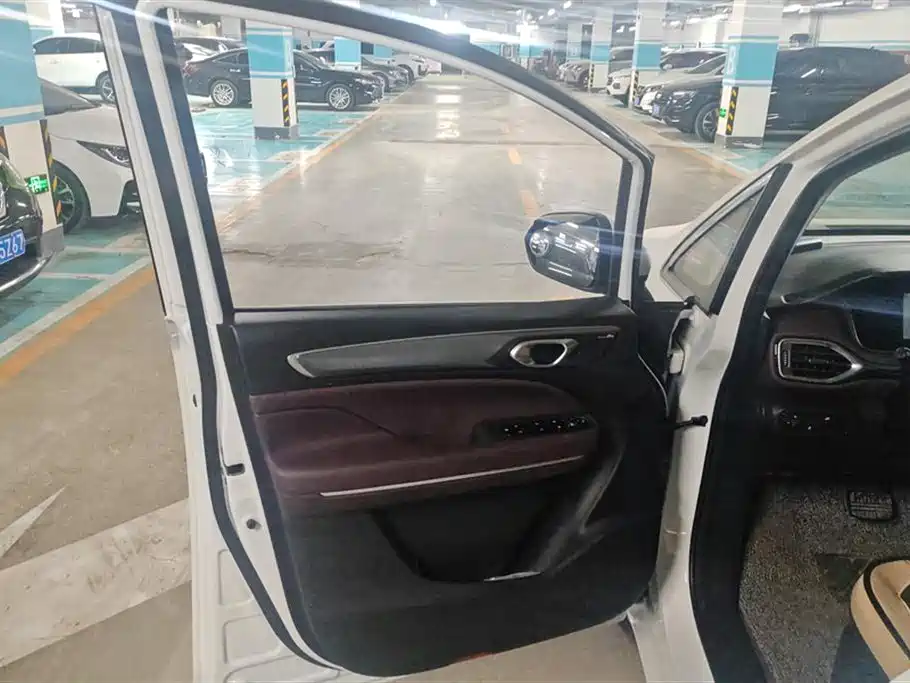 GAC Trumpchi M6 PRO 270 T DCT Luxury