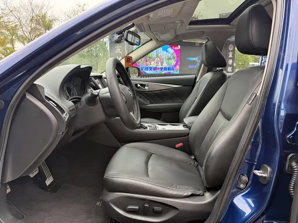 Infiniti Q50 L 2.0 T Joy