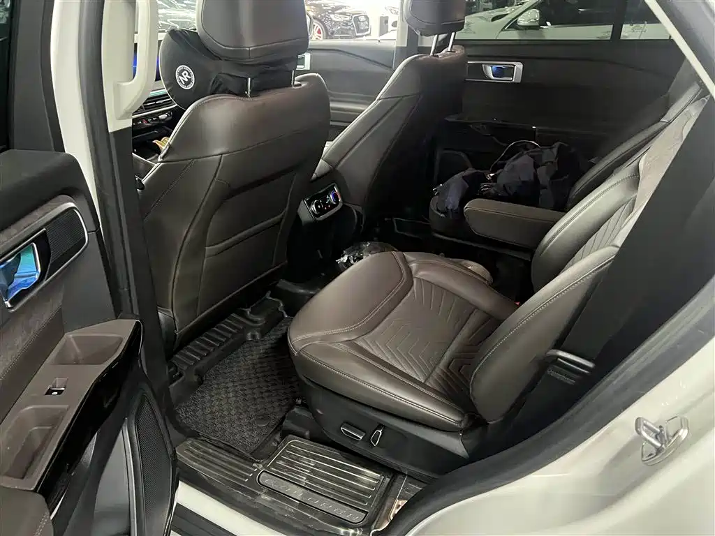 Explorer 2.3 T EcoBoost 4 WD Titanium 6-seat