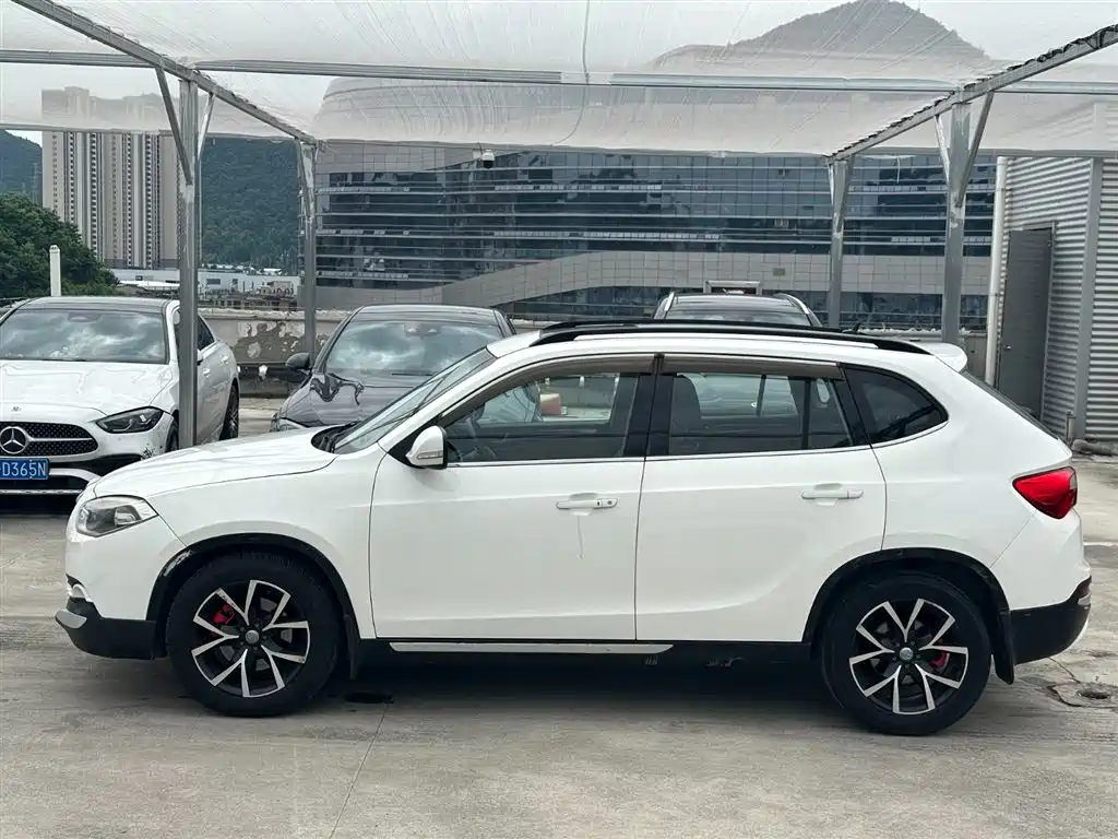 Brilliance V5 1.5 T Auto 2 WD Intelligent