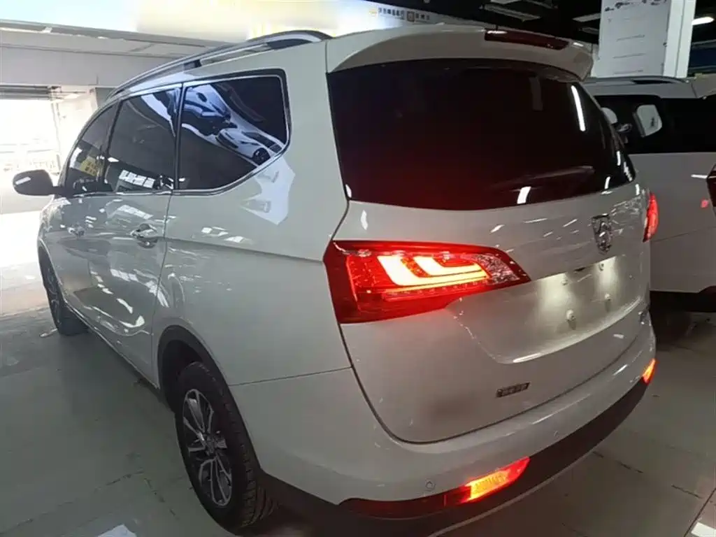 Baojun 730 1.8 L iAMT Premium 7-seat