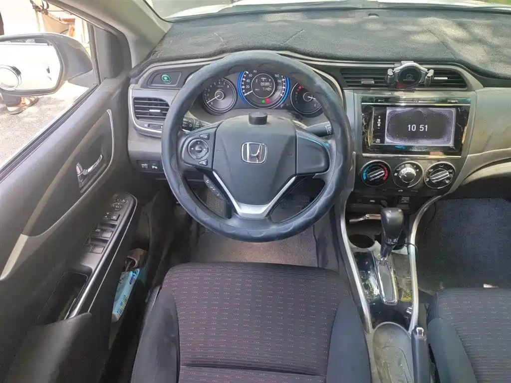 Crider 1.8 L CVT Luxury