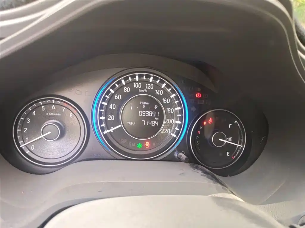 Crider 1.8 L CVT Luxury