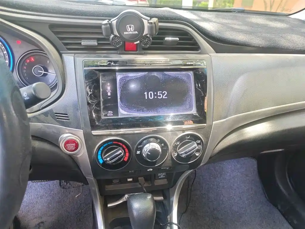 Crider 1.8 L CVT Luxury