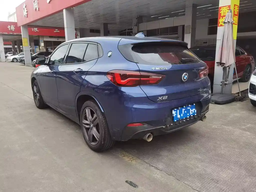 BMW X2 sDrive25 i Leading M Sport Package