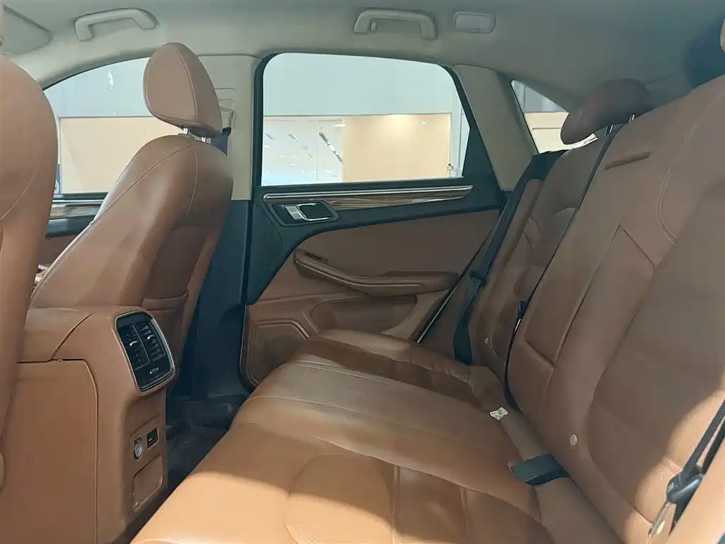 Zotye SR9 2.0 T Auto Ultimate Light