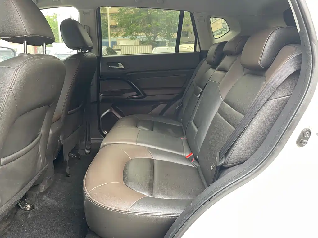 GAC Trumpchi GS4 200 T G-DCT Luxury