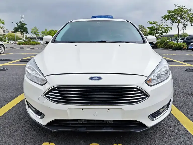 Ford Focus Sedan EcoBoost 180 Auto Elite
