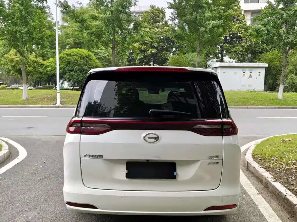 GAC Trumpchi M6 270 T DCT Luxury (7-seat)