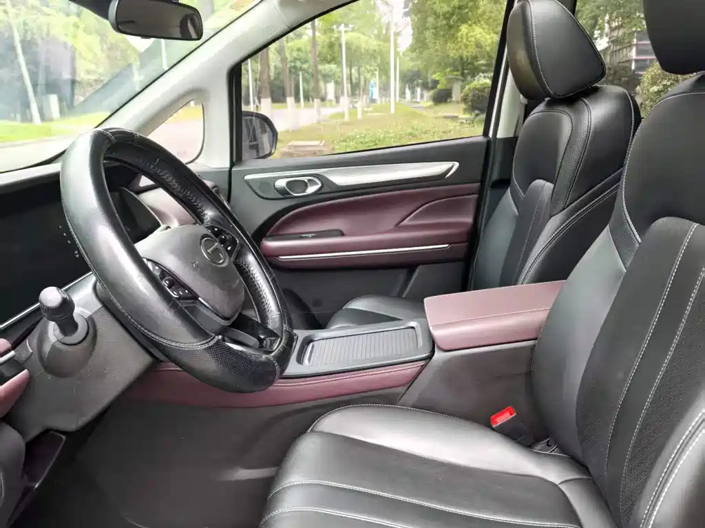 GAC Trumpchi M6 270 T DCT Luxury (7-seat)