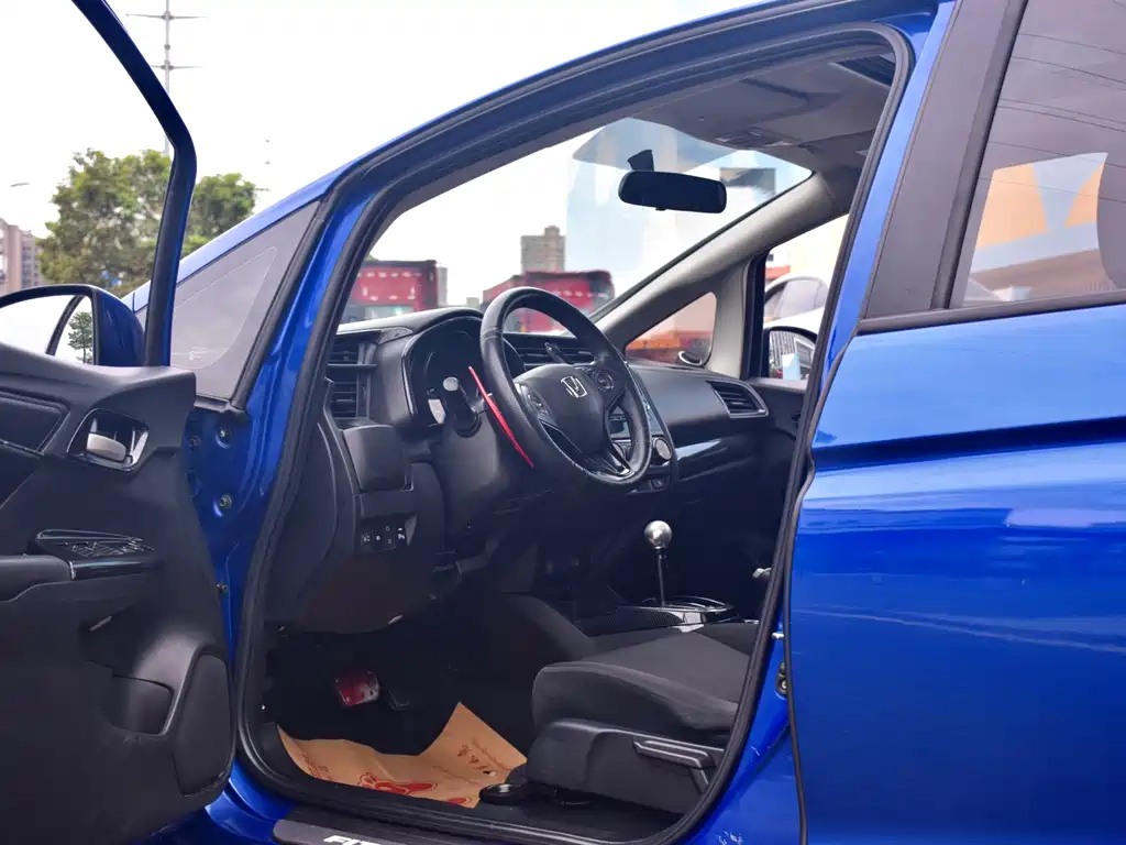Fit 1.5 L CVT Comfort Sunroof