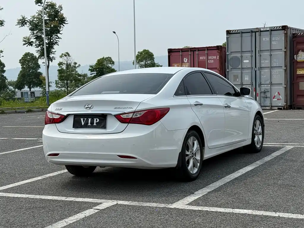 Sonata 2.0 L Auto Luxury