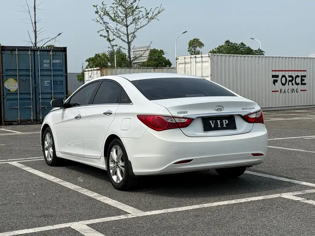 Sonata 2.0 L Auto Luxury