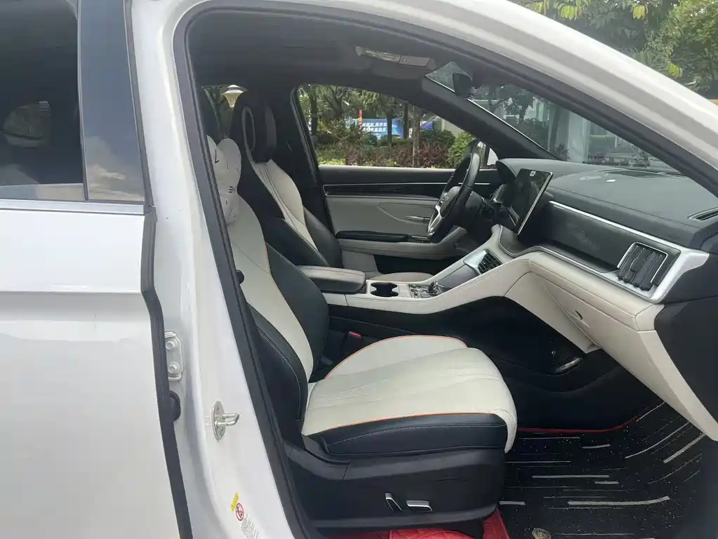 Song PLUS NEV Champion DM-i 110 KM Flagship PLUS