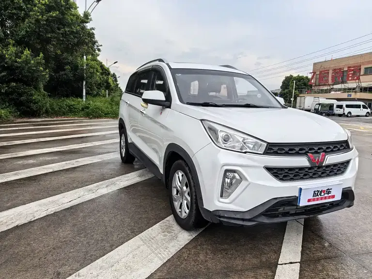 Wuling Hongguang S3 1.5 L Manual Luxury CN-V