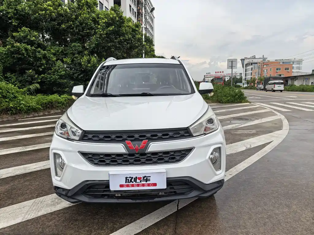 Wuling Hongguang S3 1.5 L Manual Luxury CN-V
