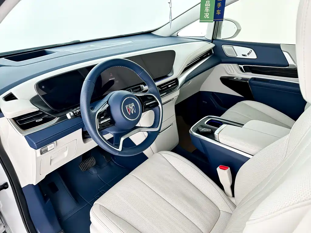 Century 2.0 T 7-seat Heritage