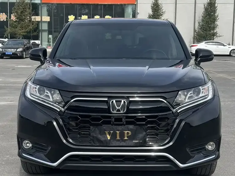 Honda UR-V 240 TURBO 2 WD Joyful